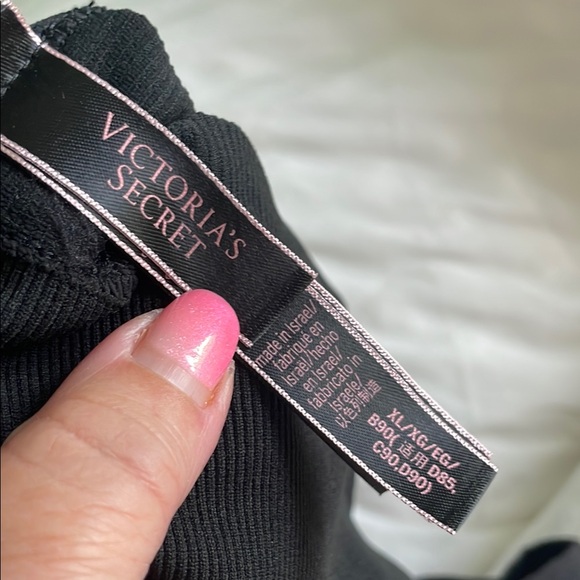 Victoria’s Secret Black Ribbed Crop Top - Picture 4 of 4